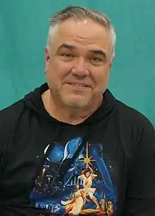 Description de l'image W. Earl Brown GalaxyCon Louisville 2019.jpg.