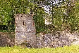 Une des tours de l'enceinte.