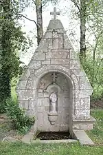 La fontaine.