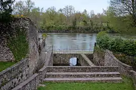 Port Saint-Pierre, château des Évêques.