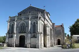 L'église Saint-Saturnin, portail nord.