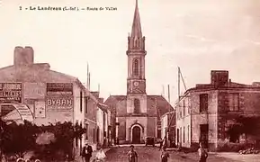 Carte postale datant des années 1910 représentant l'église vue de la rue de Boutillier Delisle