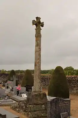 Croix de cimetière de Villedieu-la-Blouère