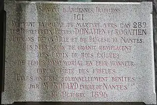 Plaque de granit du monument de la rue Dufour.