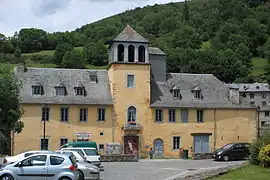 Le château des Nestes.Façade est.