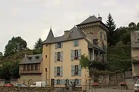 Le château de Ségure.Vue sud.