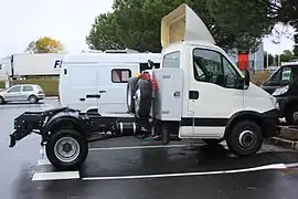 Un tracteur de 12 t de PTRA (France).