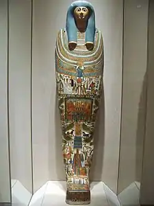 Cercueil intérieur en carton. Carton entoilé, stuqué et peint. 700-650. Brooklyn Museum
