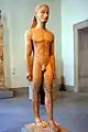 Statue de marbre de kouros (circa 590 –580 av. J.-C.), Metropolitan Museum of Art, New York.