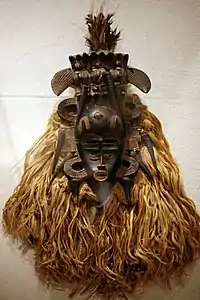 Masque Kpeliye Sénoufo (XIXe – XXe siècle), New York, Metropolitan Museum of Art.