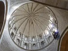 Coupole romane à tambour sur pendentifs de la vieille cathédrale de Salamanque, Espagne.
