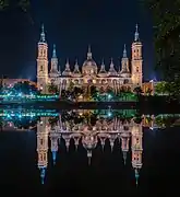 La basilique de nuit, coté nord.