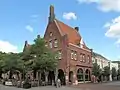 Un grand-café installé dans un bâtiment historique