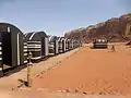 Campements pour touristes gérés par les Bédouins dans le désert du Wadi Rum (Jordanie).