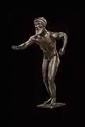 Statue en bronze représentant un hoplite.
