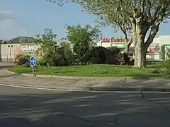 Un peu plus loin sur la même avenue, un wagonnet rappelle le passé minier de la ville.