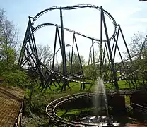 Le non-inverted cobra roll vu depuis Calamity Mine.