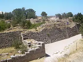 Les murs de l'acropole du site archéologique de Troie (Turquie), niveau VII, v. 1200 av. J.-C.