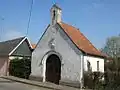 Chapelle en pierre à Wambercourt