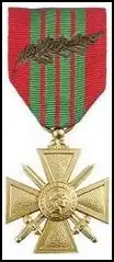 Croix de guerre avec palme.