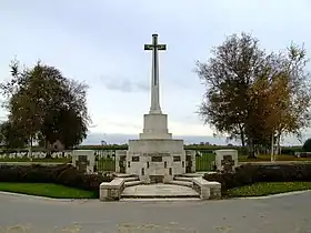 Entrée et Croix du Sacrifice.