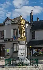 Poilu écrasant l'aigle allemand (d) (monument aux morts)