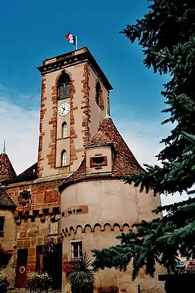 La tour du château reconstruite au XVIIIe siècle.