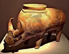 Buffle en terre cuite, 2300 avant notre ère à Lopburi (Thaïlande).