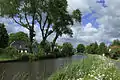 Le hameau de Waver sur l'Oude Waver, marquant la limite avec De Ronde Venen.