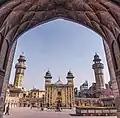 La mosquée de Wazir Khan est considérée comme étant la plus ornée de la période moghol.