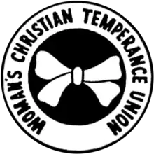 logo : sur un fond noir circulaire, un ruban blanc avec un nœud au centre ; le texte Women's Christian Temperance Union entoure le cercle noir.