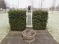 Buste de Werner Seelenbinder à l'entrée du stade