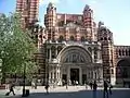 Façade néo-byzantine de la cathédrale de Westminster (Londres, Angleterre).