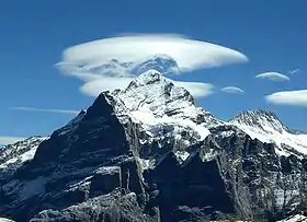 Le Wetterhorn sous des nuages lenticulaires