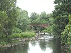 La rivière Kelvin, au niveau du parc de Kelvingrove.