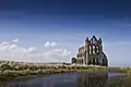 Ruine de l'abbaye de Streoneshalh, en 2013.