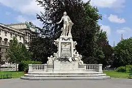 Monument à Mozart.
