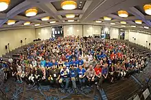 Photo de groupe de la cérémonie de clôture de Wikimania 2017