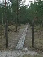 Le vrai tunnel « Harry » vu de l'extérieur du camp.