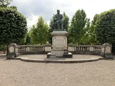 Monument à Louis Pasteur (1901), Arbois.