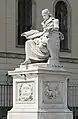 Statue de Humboldt devant l'université Humboldt à Berlin (1882)