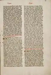 Page manuscrite rédigée sur deux colonnes à l'encre noire avec des rubriques en rouge