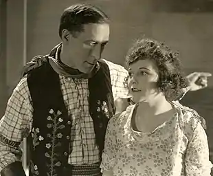 William S. Hart et Mary Thurman, dans Son meilleur ami (1920)