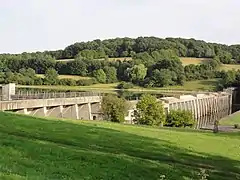 Bocage, forêt et barrage sur l'Helpe majeure, Val Joly.