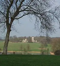 Le lac et Wimpole's Folly