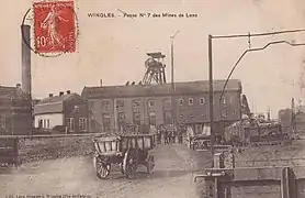 Le bâtiment de la forge, de la salle de paye, et des ateliers.