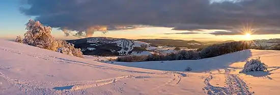 Vue depuis l'Himmeldunkberg sur le parc naturel bavarois de la Rhön