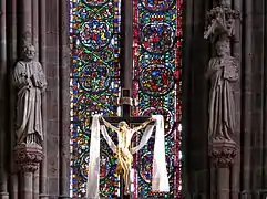 Verrières (XIIIe siècle-XIXe siècle) et statues de saint Pierre et saint Paul (XIXe siècle).