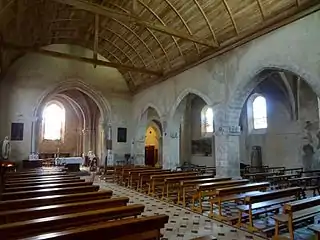 L'intérieur de l'église Saint-Denis.