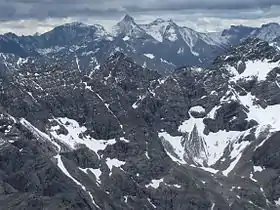 La Sattelkarspitze, entre la Wolekleskarspitze et la Noppenspitze.